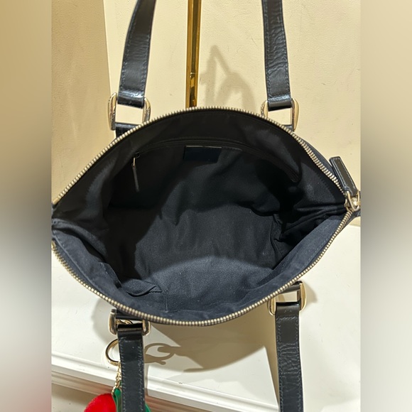 Gucci GG Canvas Abbey D-ring Bag - Very Good Condition - Picture 5 of 10